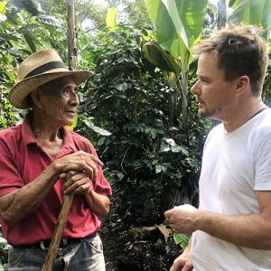 Kaffeefarmer-mit-BERGBRAND Kaffeefarmer im Gespräch mit BERGBRAND Über Kaffeebohnen und Fair Trade